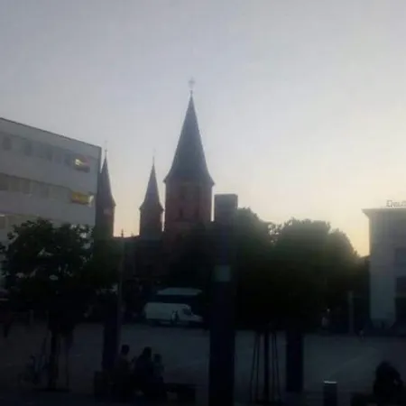 Grosses Mit Doppelbett Resort Kaiserslautern